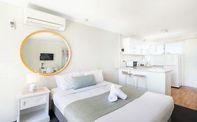 Bathurst Studio Apartments
